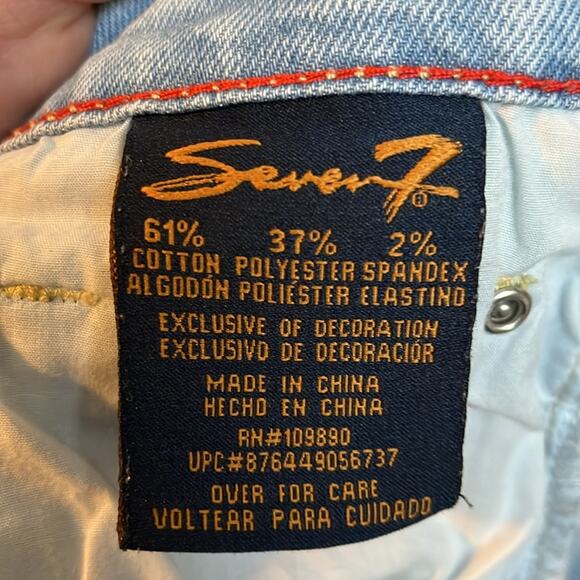 Seven7 Cropped Girlfriend Jeans - Picture 11 of 12